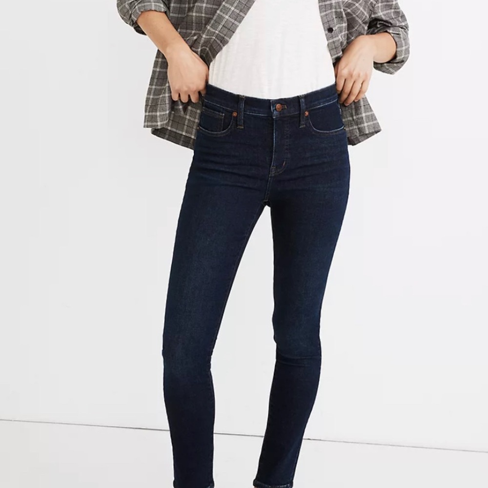 9" Mid-Rise Skinny Jeans in Orland Wash: TENCEL™ Denim Edition size 28